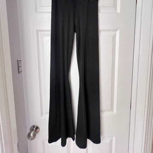 NWOT Aerie High Waisted Crossover Flare Legging - Picture 2 of 6